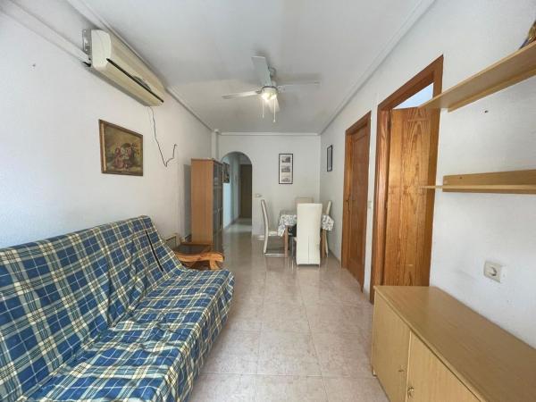 Sale of flat in Calle Santa Trinidad, Torrevieja
thumbnail 2