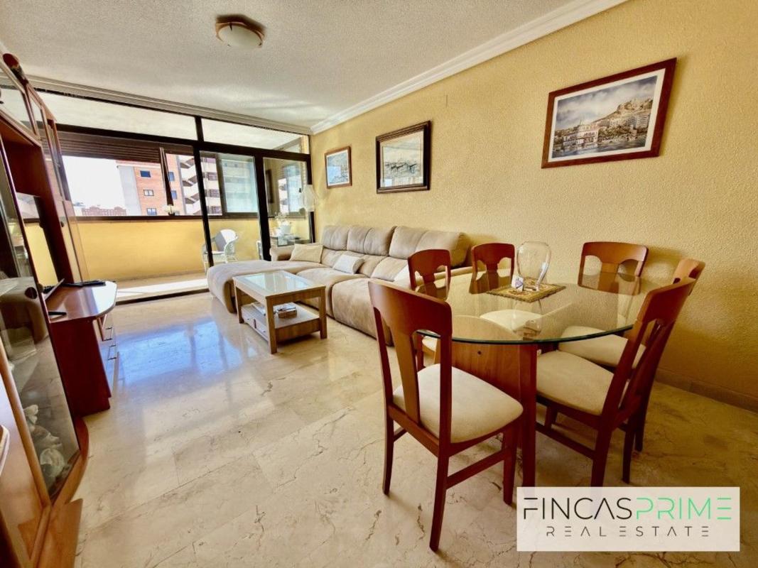 Sale of apartment in Calle del Secretario Juan Antonio Baldovi, Benidorm
photo 2