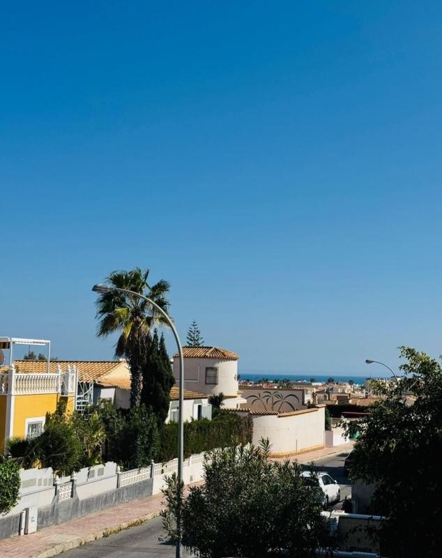 Venta de chalet independiente en FLORIDA S3, Orihuela
photo 2