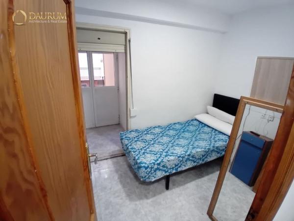 Sale of flat in Calle Alonso Cano, Alicante
 photo 4