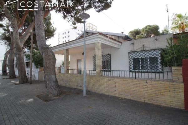 Casa independiente en calle Santa Pola thumbnail 1