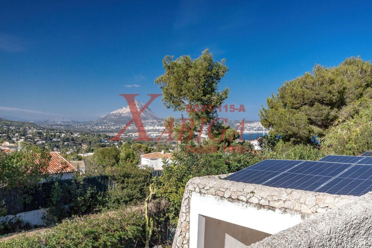 Sale of independent chalet in Cala blanca, Jávea/Xàbia
photo 4