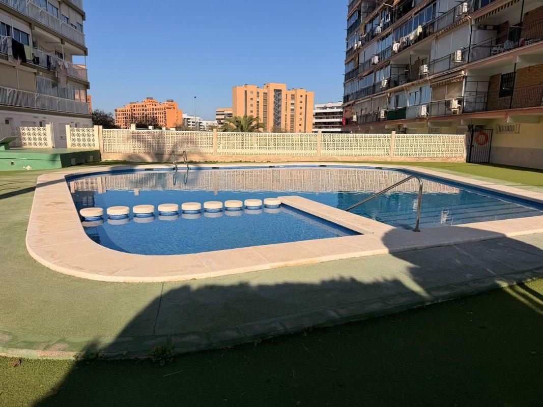 Venta de piso en Calle Fotógrafo Goyo, Alicante / Alacant
photo 1