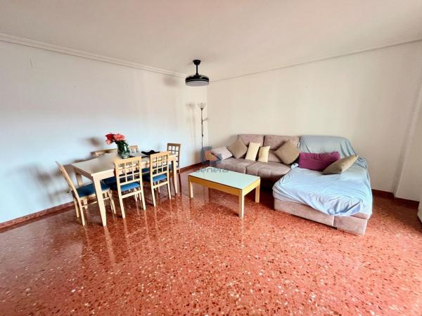 Sale of flat in Barrio Altozano, Alicante
thumbnail 1