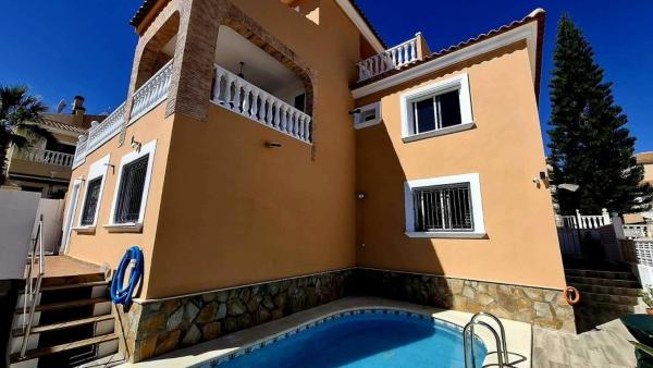 Casa independiente en calle Huelva thumbnail 1