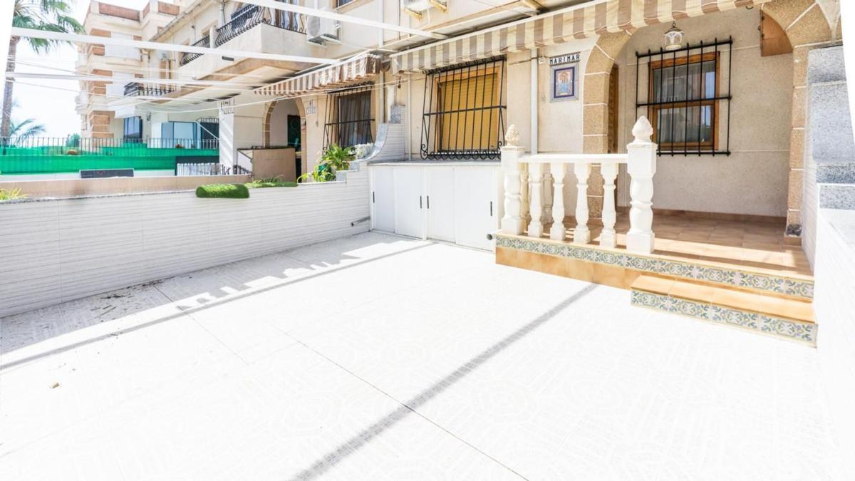 Sale of independent chalet in Avenida Valencia, Santa Pola
 photo 2