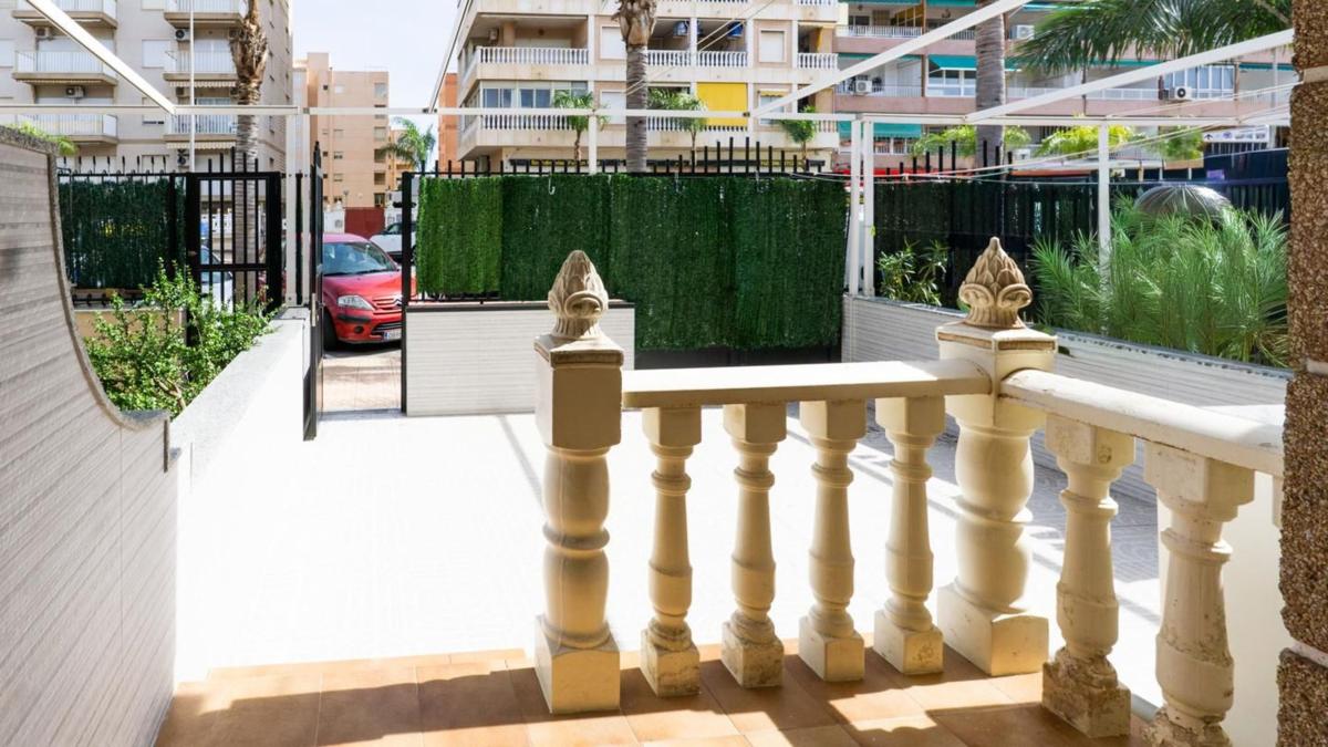 Sale of independent chalet in Avenida Valencia, Santa Pola
 photo 4