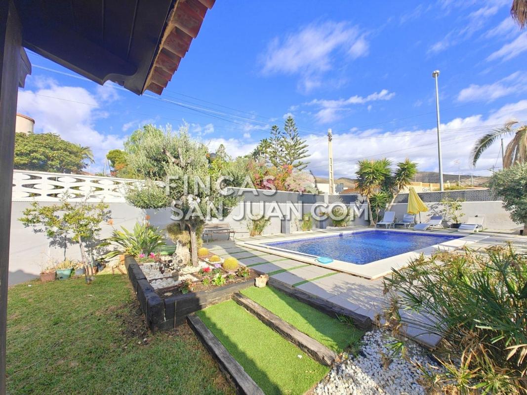 Venta de chalet independiente en Pueblo Español - Coveta Fumá, El Campello
photo 2