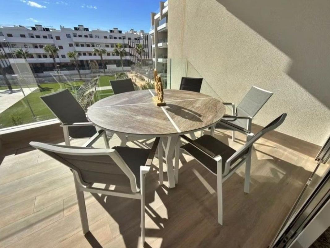 Venta de piso en Avenida de Montezenia, Orihuela
photo 4