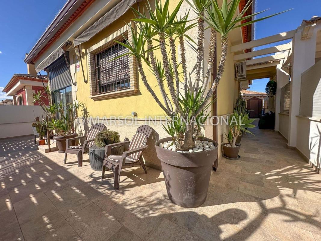Продажа отдельного шале в  Calle Inglaterra, Бигастро photo 5