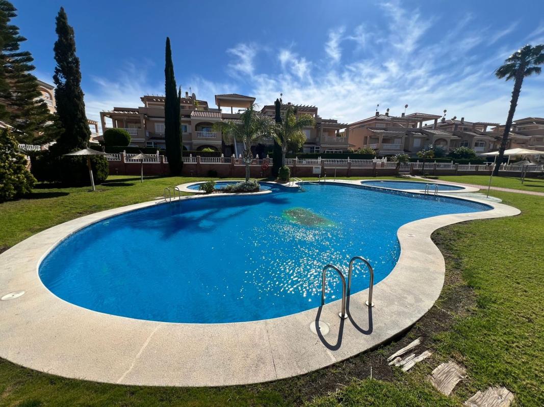 Venta de piso en Calle Abeto, Orihuela
 photo 3