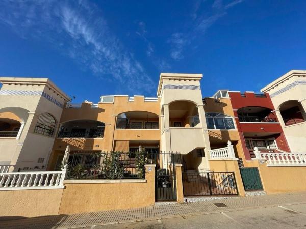 Venta de piso en Barrio Zona Lago - Los Almendros, Orihuela
 photo 1