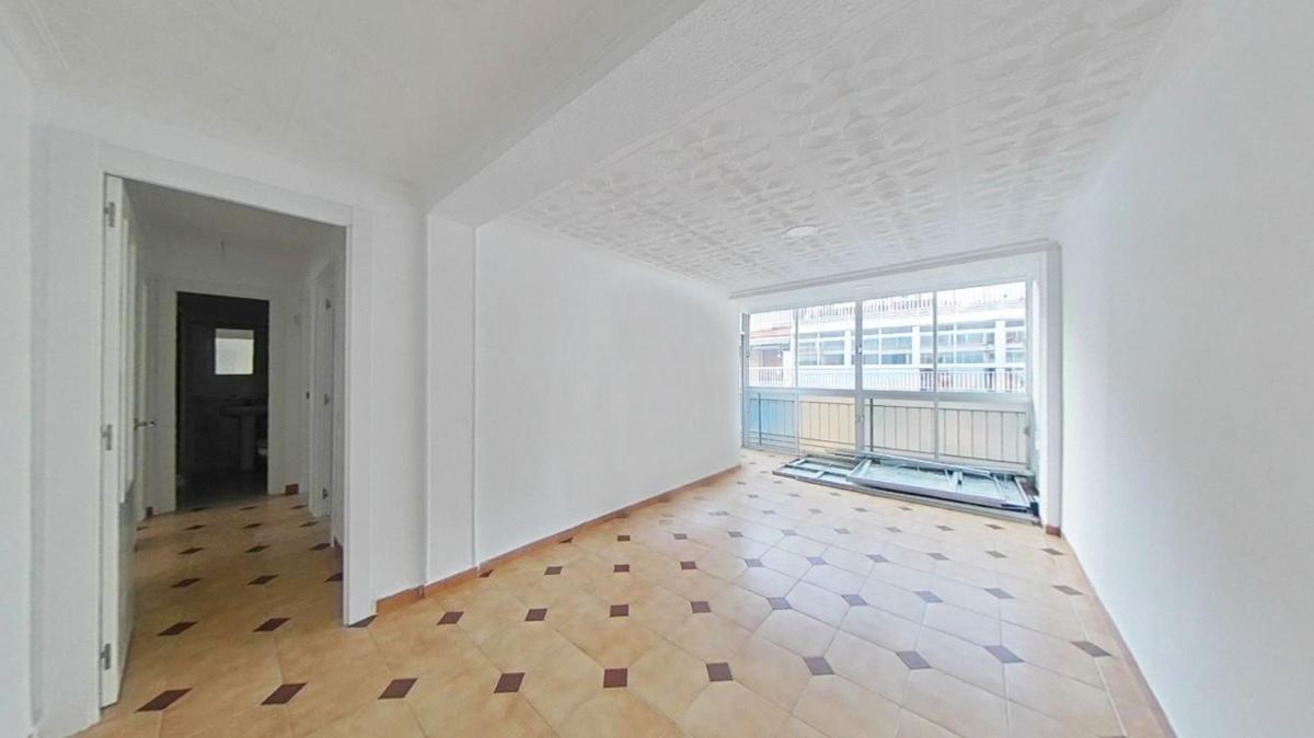Sale of apartment in Calle Inmaculada del Pla, Alicante
photo 2