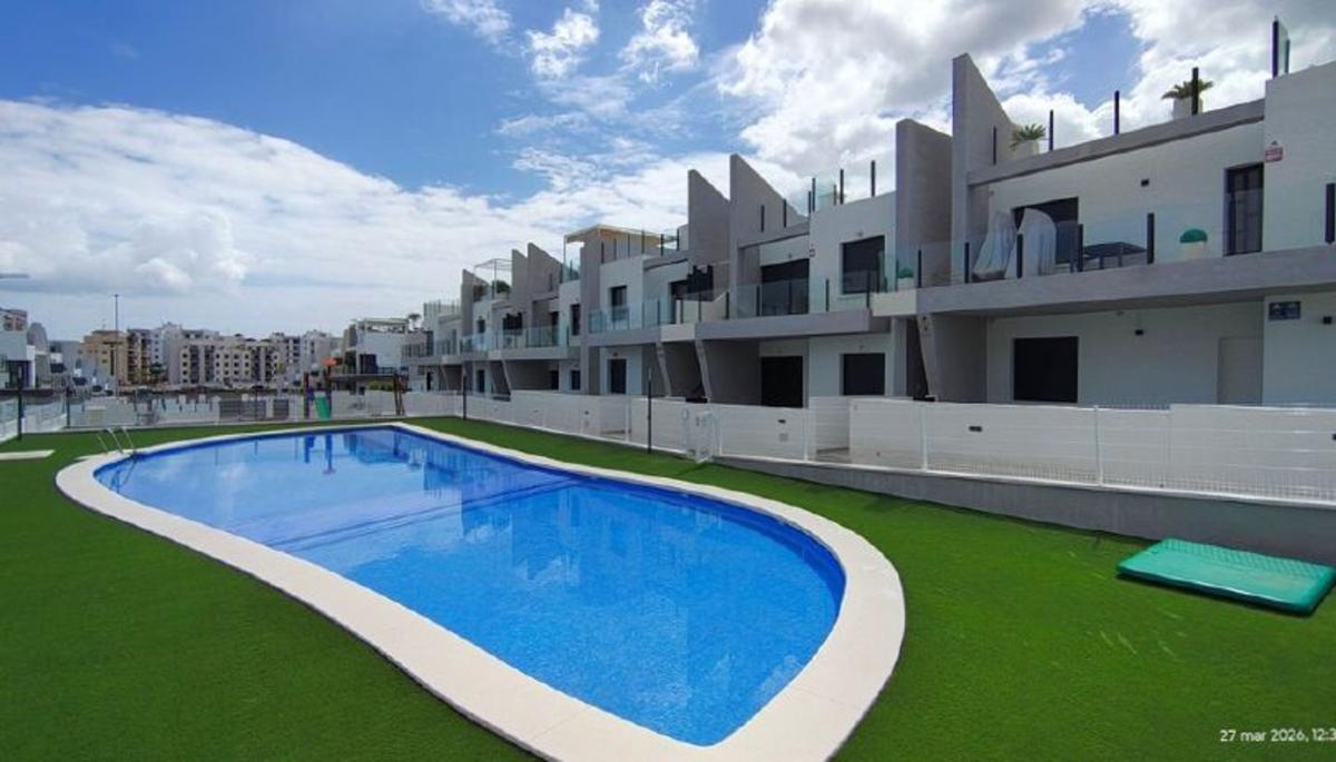 Venta de piso en Centro, San Miguel de Salinas
photo 1