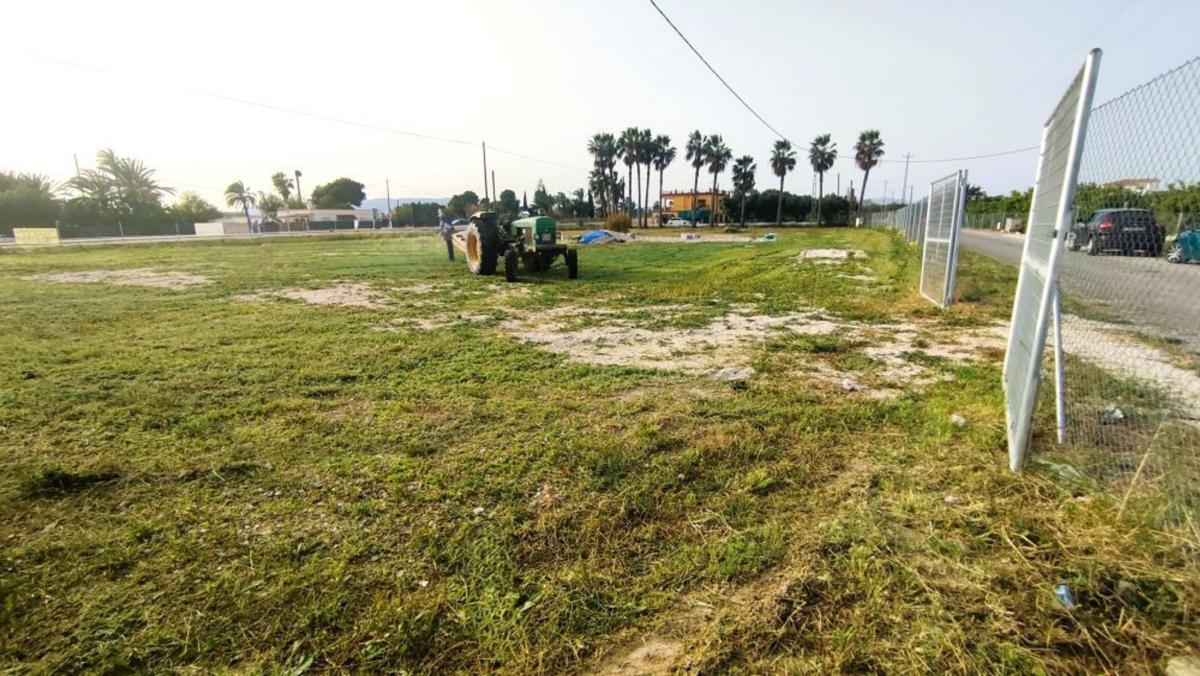 Terreno en venta en Elche / Elx, Alicante photo 3