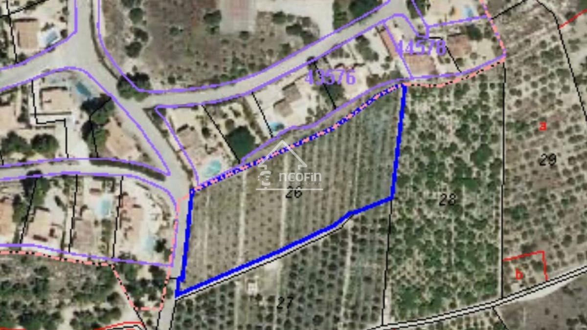 Terreno en venta en Alfaz del Pi, Alicante photo 1