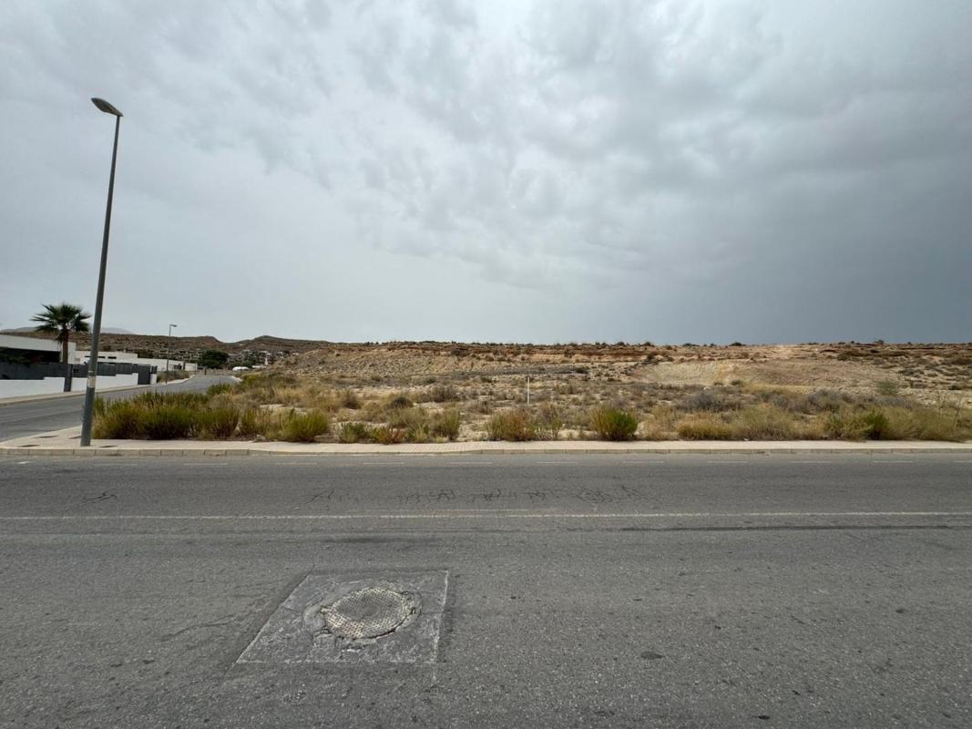 Terreno en venta en Mutxamel, Alicante photo 2
