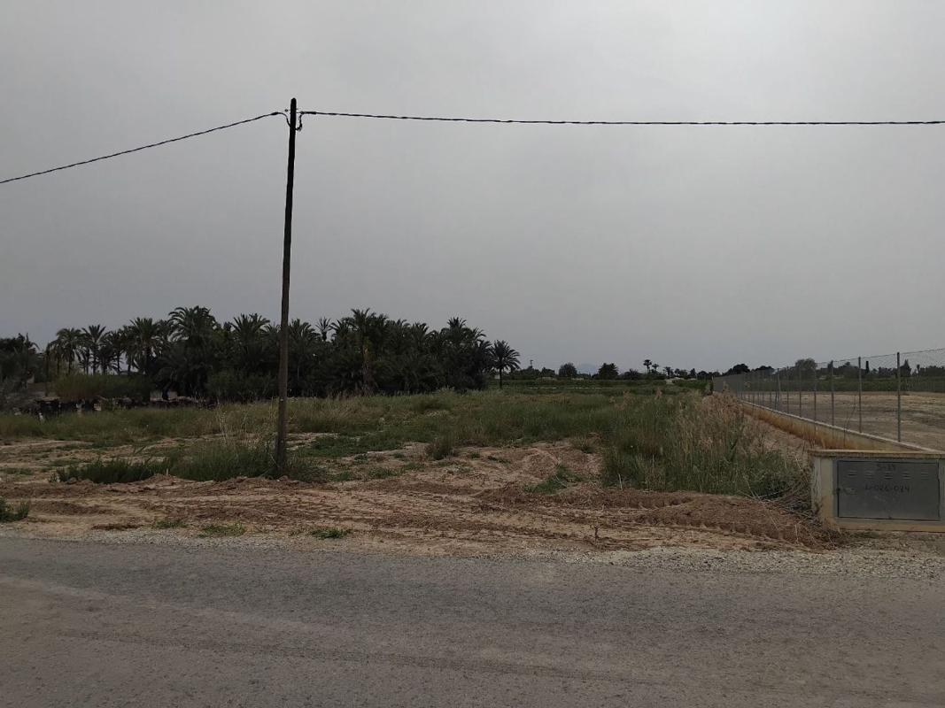 Terreno en venta en Elche / Elx, Alicante photo 2