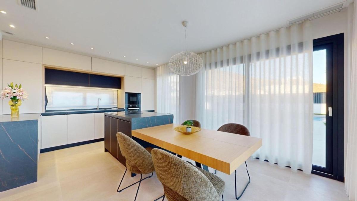 Sale of independent chalet in Balcón de Finestrat-Terra Marina, Finestrat
 photo 5