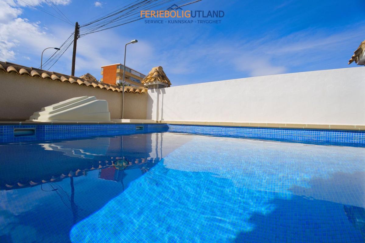 Продажа отдельного шале в  Avenida Torreblanca, 5, Торревьеха photo 2