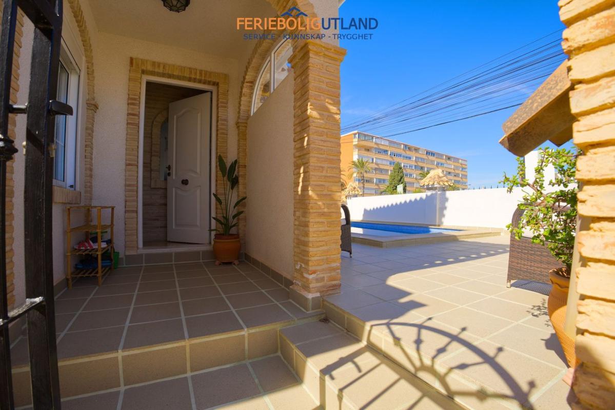 Продажа отдельного шале в  Avenida Torreblanca, 5, Торревьеха photo 5