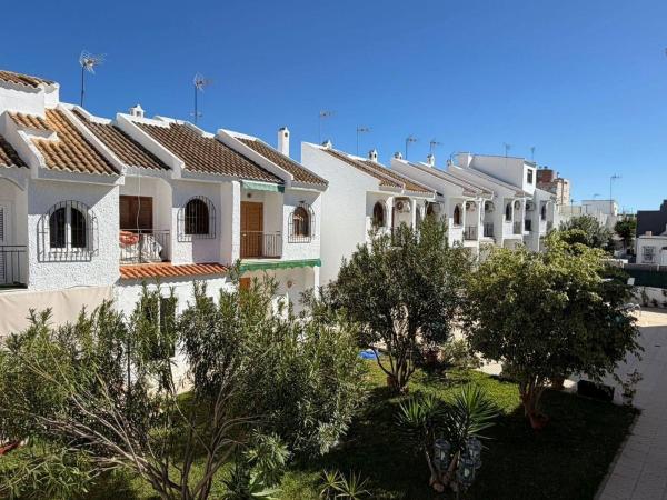 Chalet adosado photo 1