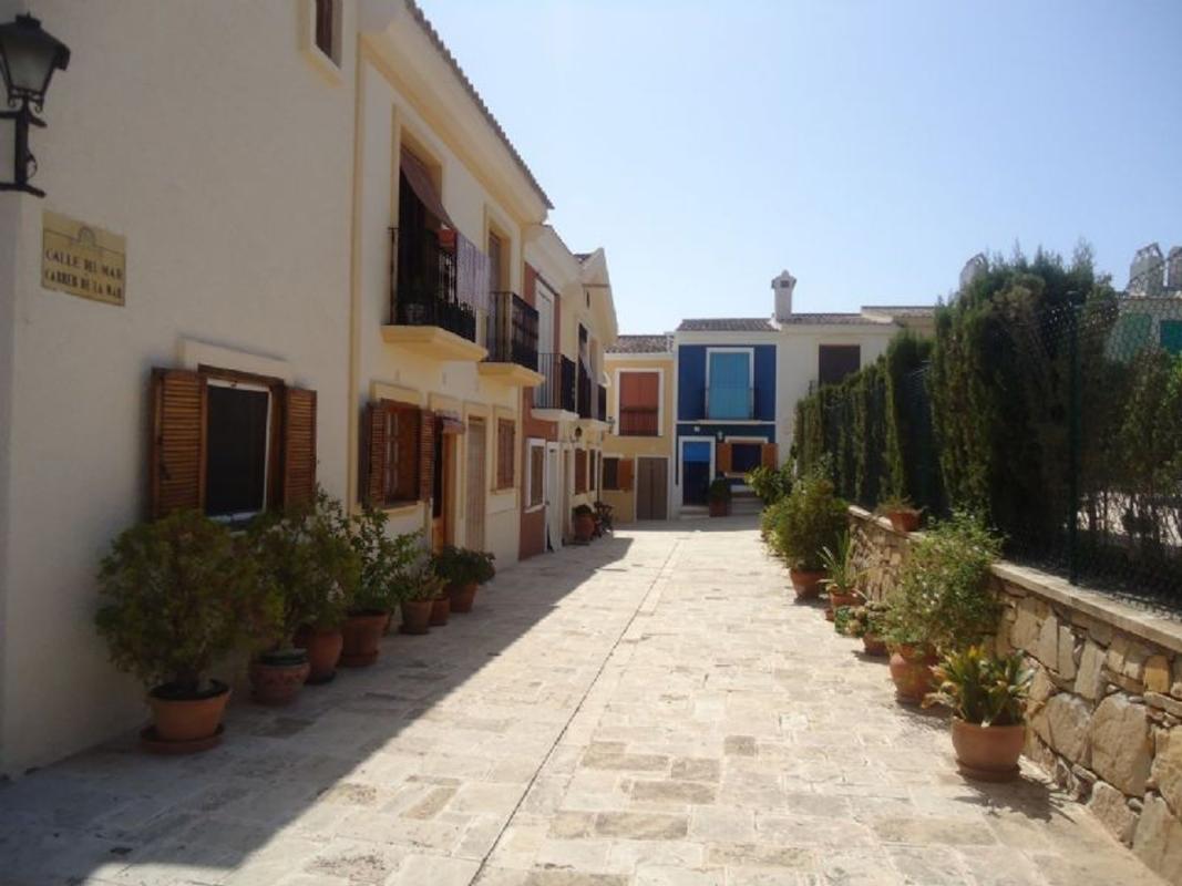 Sale of townhouse in Pueblo Acantilado - Lanuza , El Campello photo 3