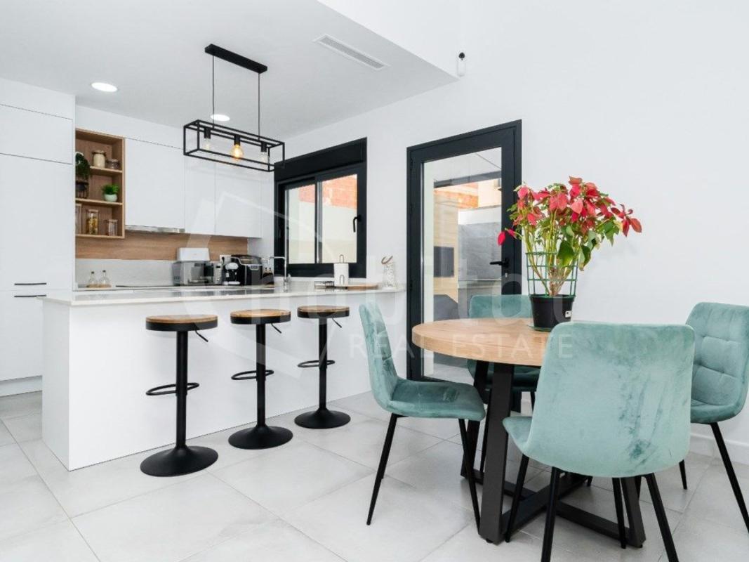 Venta de chalet independiente en Calle la Herrada, 59, Los Montesinos
 photo 4