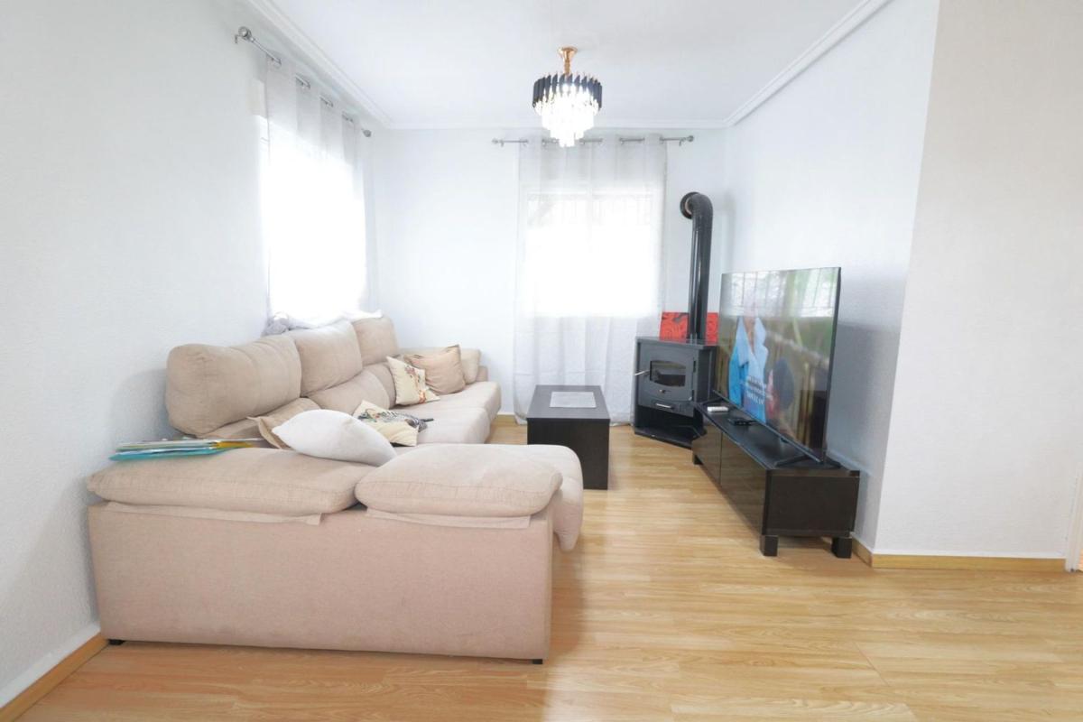 Venta de chalet independiente en Calle Alfredo Kraus, Torrevieja
photo 4