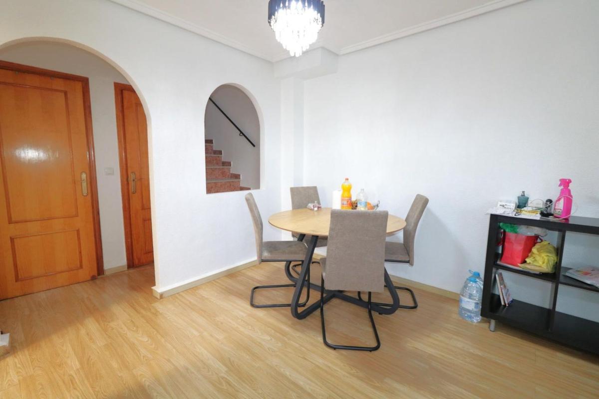 Venta de chalet independiente en Calle Alfredo Kraus, Torrevieja
photo 5