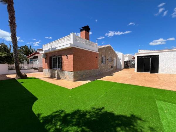 Chalet adosado en calle Berta Von Sutter photo 2