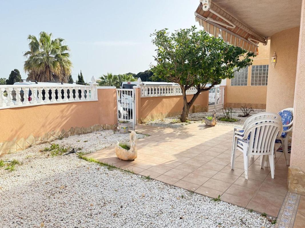 Venta de chalet independiente en Calle Abreu, Torrevieja
photo 3