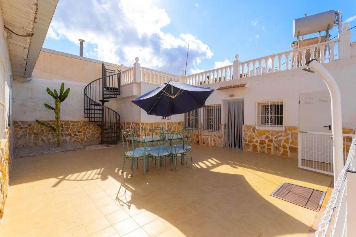 Venta de chalet adosado en Calle Capitán Cortés , Los Montesinos photo 3