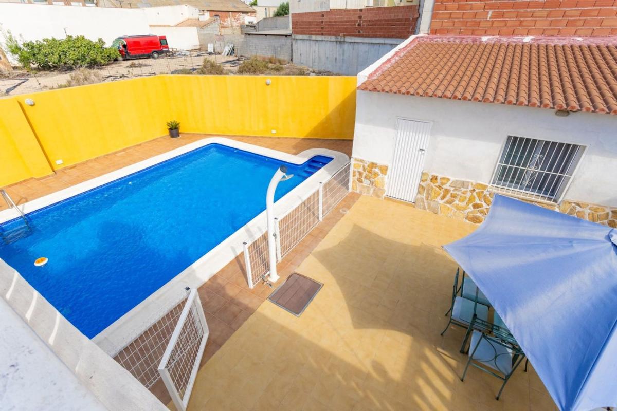 Venta de chalet adosado en Calle Capitán Cortés , Los Montesinos photo 4