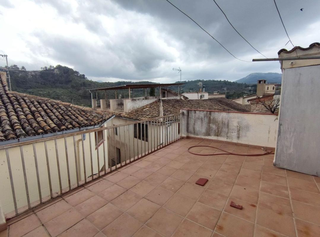 Properties for sale and rent in Spain photo 1
