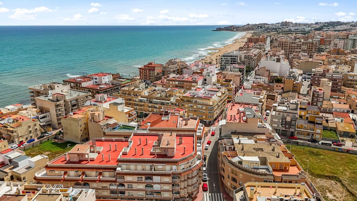 Sprzedaż mieszkania w Calle del Mar, Torrevieja
photo 1