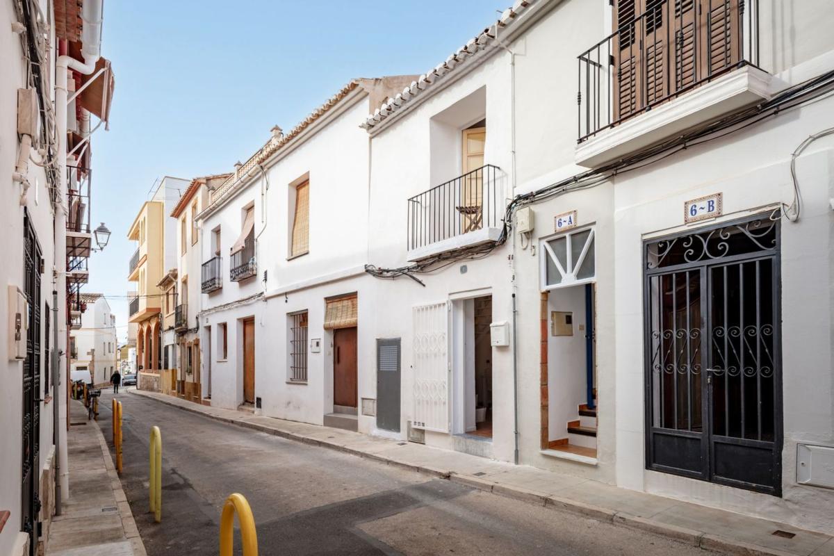 Properties for sale and rent in Spain photo 2