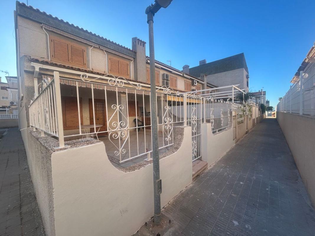 Продажа таунхауса в  Asuncion , Санта Пола photo 2