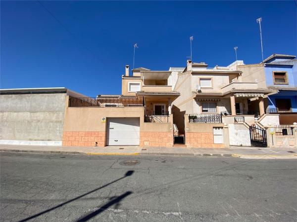 Casa independiente en calle San Miguel thumbnail 1