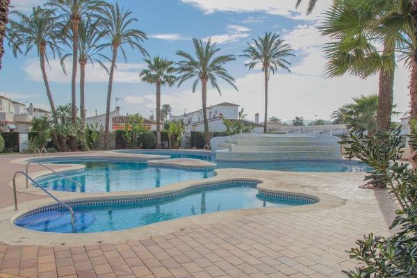 Продажа квартиры на Calle de la Llagosta, 3, Дения
photo 1