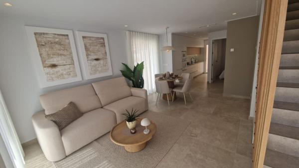 Chalet adosado en calle Comunidad Gallega photo 1