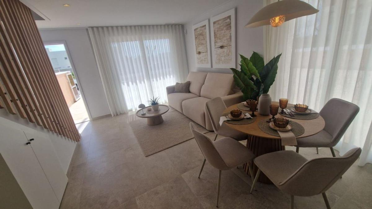 Venta de chalet adosado en  Calle Comunidad Gallega , Pilar de la Horadada photo 3