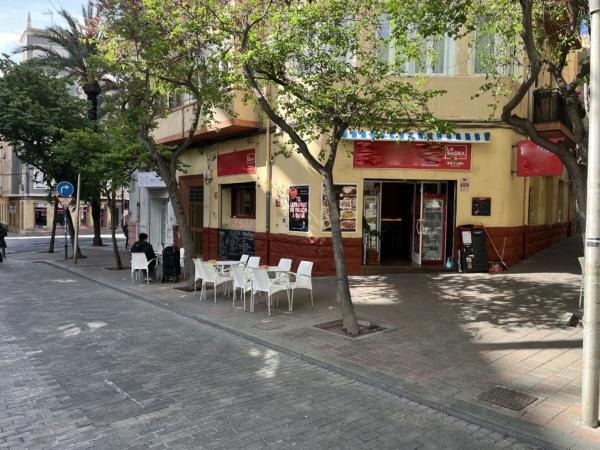 Local en calle Taquigrafo Martí photo 1