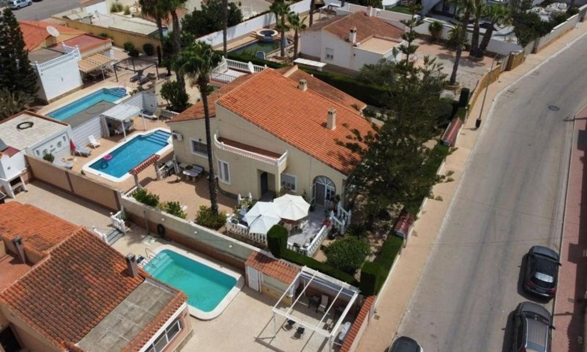 Venta de chalet independiente en Barrio La Siesta - El Salado - Torreta, Torrevieja
photo 1