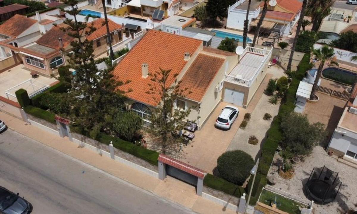 Venta de chalet independiente en Barrio La Siesta - El Salado - Torreta, Torrevieja
photo 2