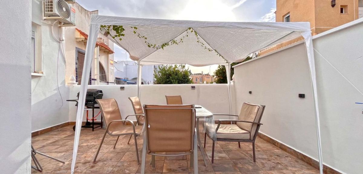 Sale of independent chalet in Barrio Playa Flamenca, Orihuela
photo 3