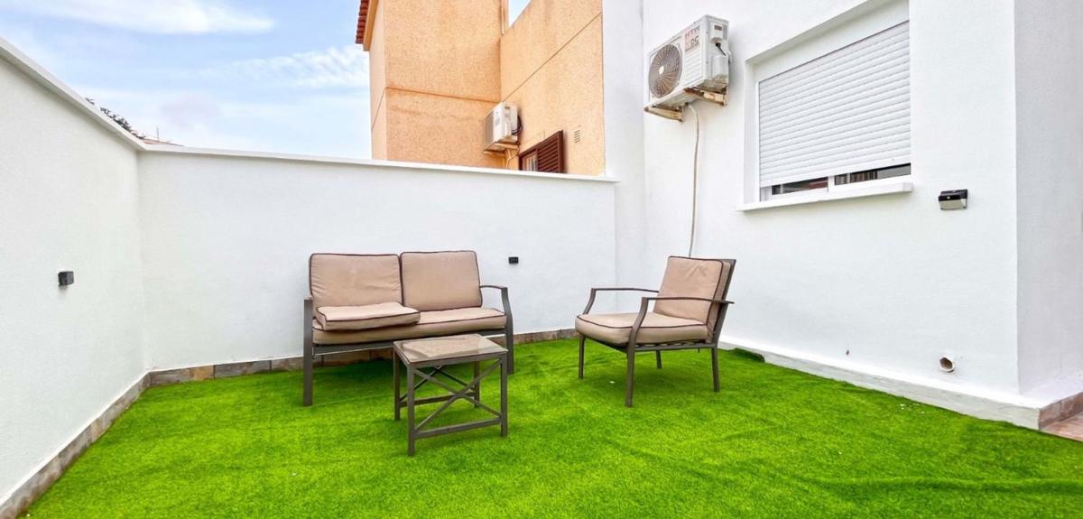 Sale of independent chalet in Barrio Playa Flamenca, Orihuela
photo 5