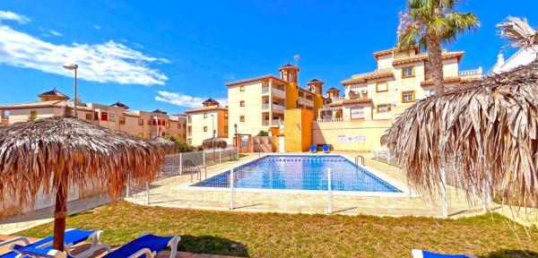 Venta de piso en Barrio La Regia, Orihuela
thumbnail 1