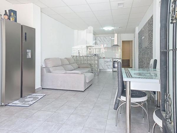 Local en calle Pablo Picasso thumbnail 2