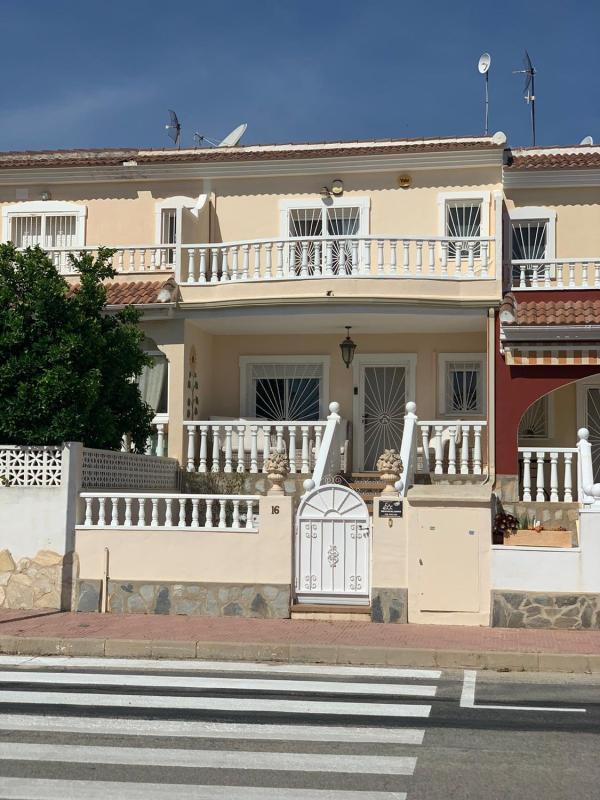 Venta de chalet adosado en Urbanizaciones , Guardamar del Segura photo 1